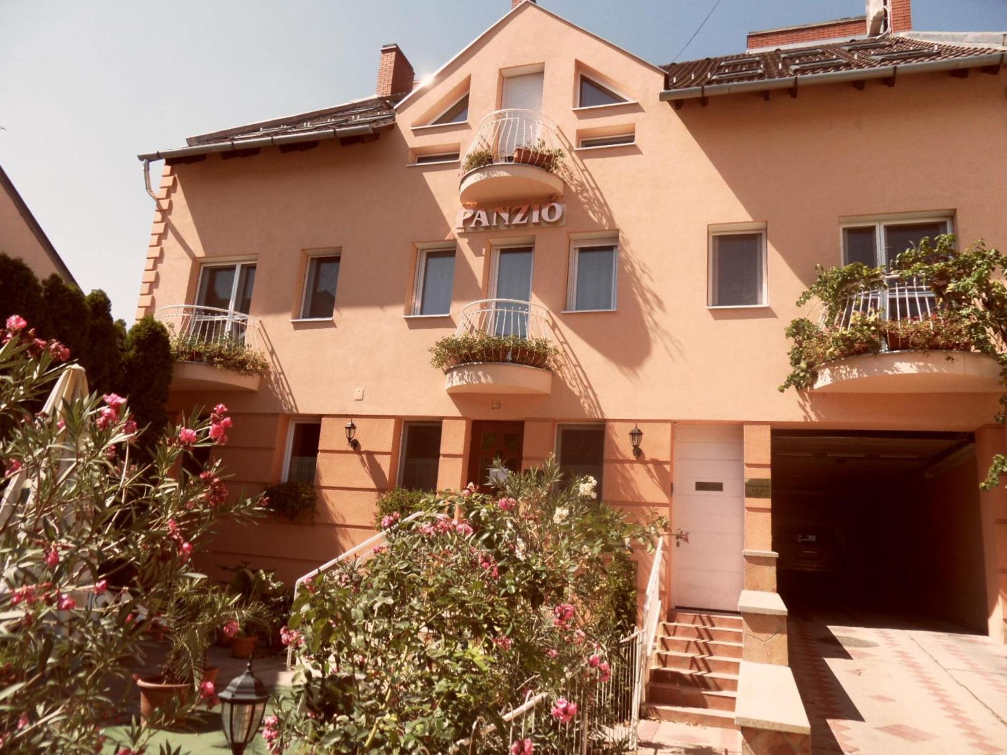 Kalman Panzio Bed & Breakfast Szeged Exterior photo