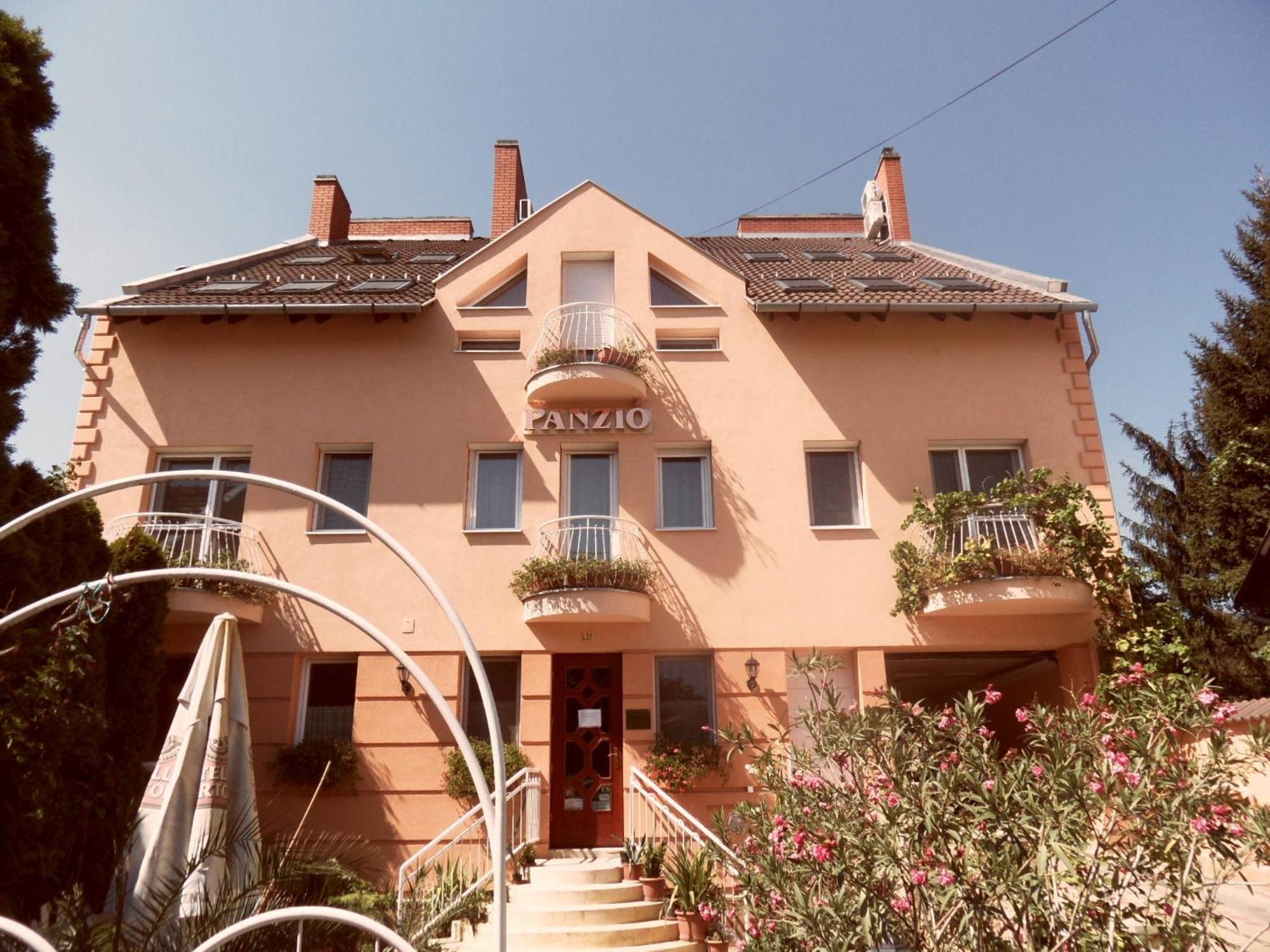 Kalman Panzio Bed & Breakfast Szeged Exterior photo