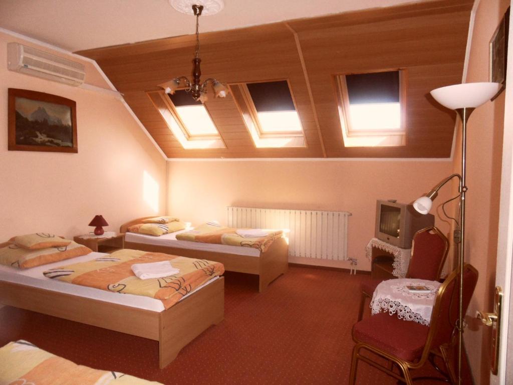 Kalman Panzio Bed & Breakfast Szeged Room photo