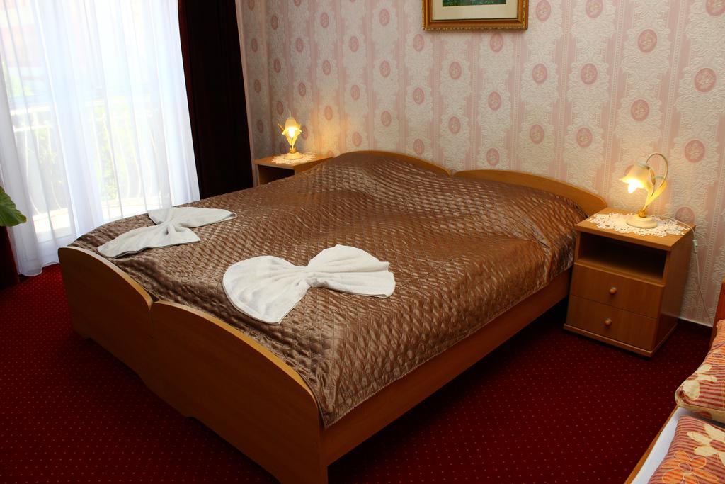Kalman Panzio Bed & Breakfast Szeged Exterior photo