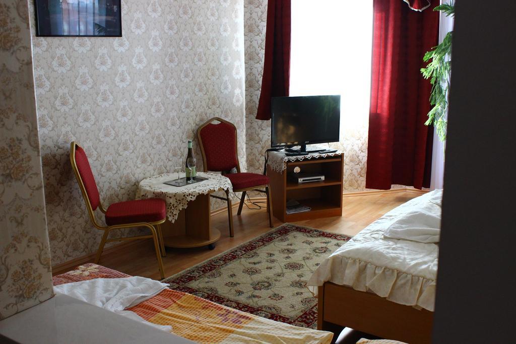 Kalman Panzio Bed & Breakfast Szeged Exterior photo