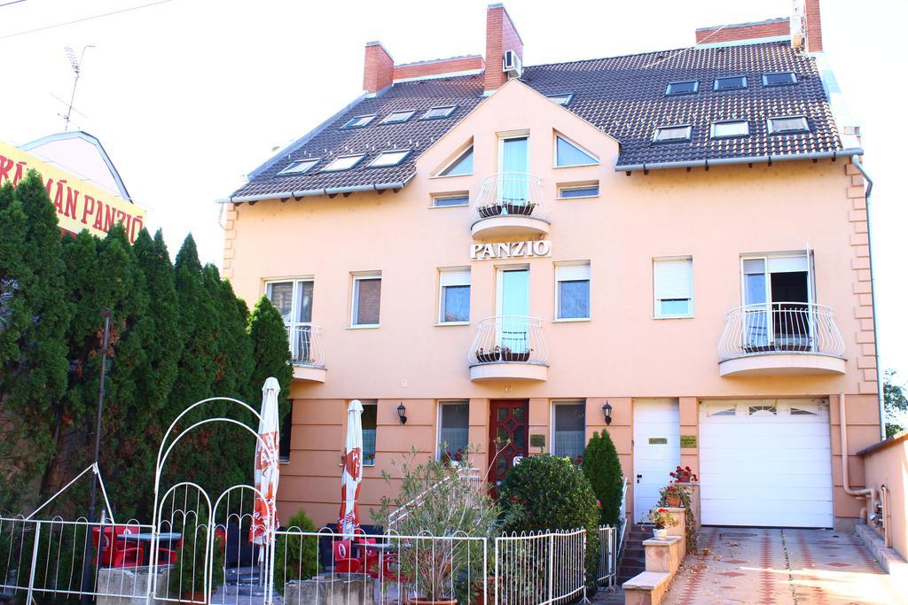 Kalman Panzio Bed & Breakfast Szeged Exterior photo