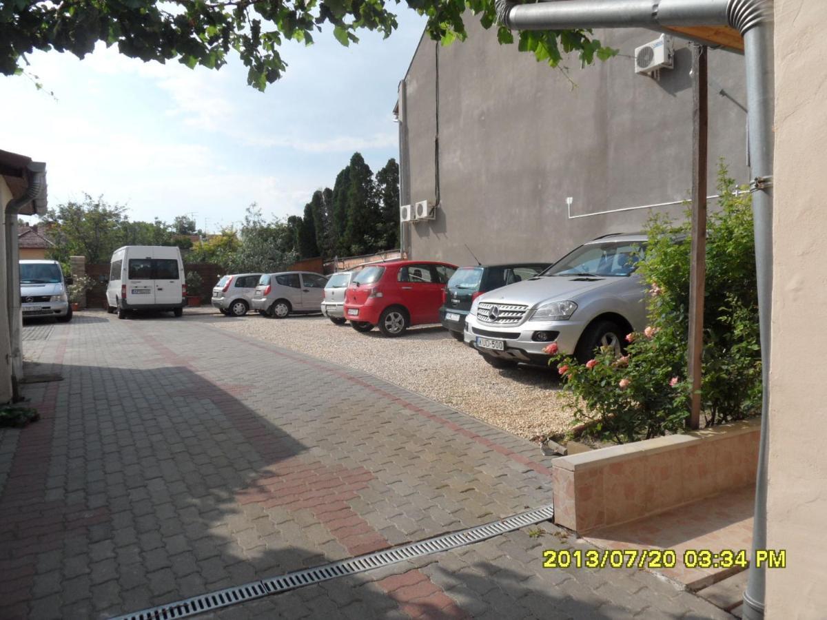 Kalman Panzio Bed & Breakfast Szeged Exterior photo